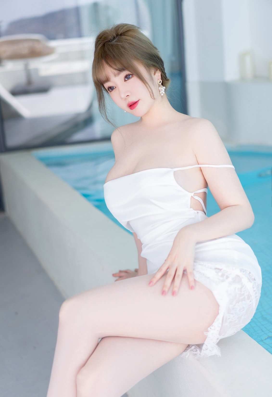 丽人王雨纯大理游拍配真空白色丝袜火辣奔放-美图视频小说写真