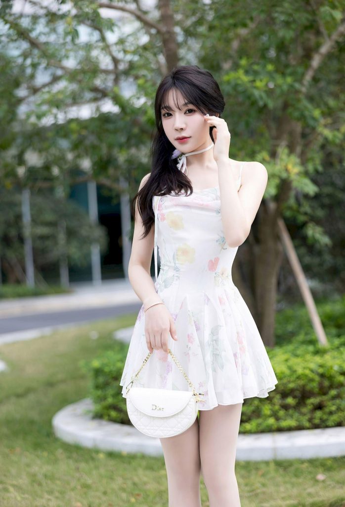 图片[1]-情趣服饰 VOL.7959秀柔顺体态 丽人 迷人 白色短裙-美图视频小说写真